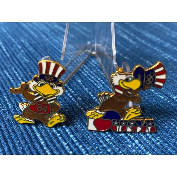 Pair Sam The Eagle I Love USA Pin LA 1984 Los Angeles Olympics Vintage x2 21B - Picture 1 of 1